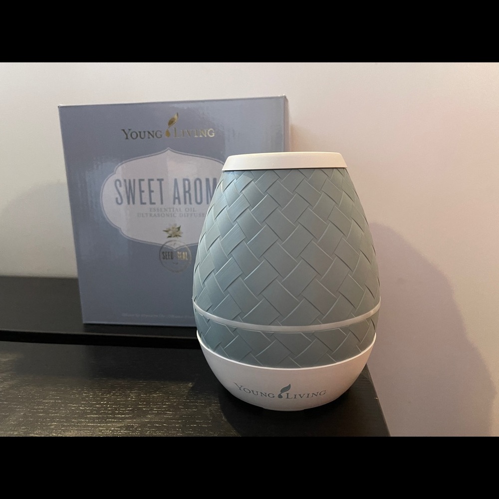 NEW Young living sweet aroma diffuser